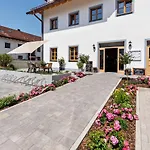 Schloeglhof *