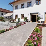 Holiday home Schloeglhof