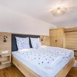 Schloeglhof Holiday home Gilching