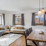 Holiday home Schloeglhof *