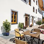 Schloeglhof *